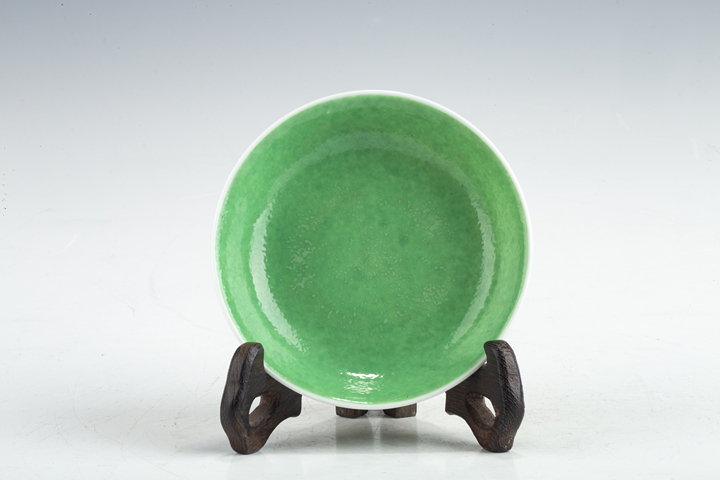 古玩陶瓷民國·吹綠釉小盤真品鑒賞圖