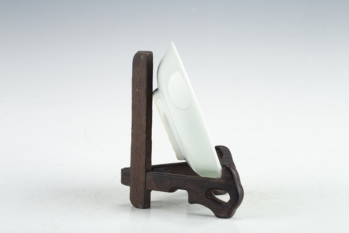 古玩陶瓷民國·吹綠釉小盤真品鑒賞圖