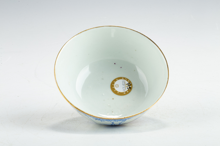 古玩陶瓷民國·料彩墨石竹影紋茶碗拍賣，當前價格138元