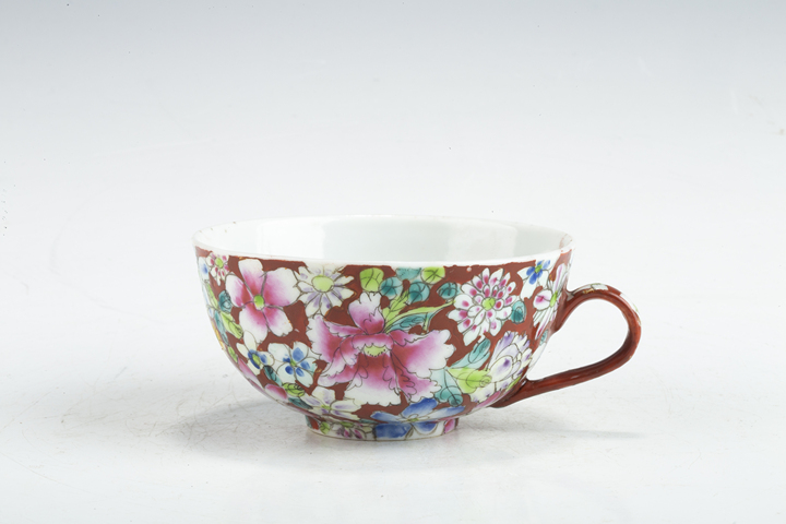 古玩陶瓷民國·紅地粉彩百花不落地紋把杯真品鑒賞圖