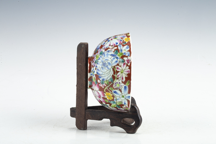 古玩陶瓷民國·紅地粉彩百花不落地紋把杯真品鑒賞圖