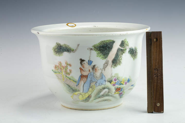古玩陶瓷民國·淺絳彩人物故事紋花盆真品鑒賞圖
