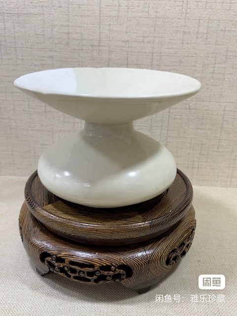 古玩陶瓷鞏縣窯白釉渣斗真品鑒賞圖