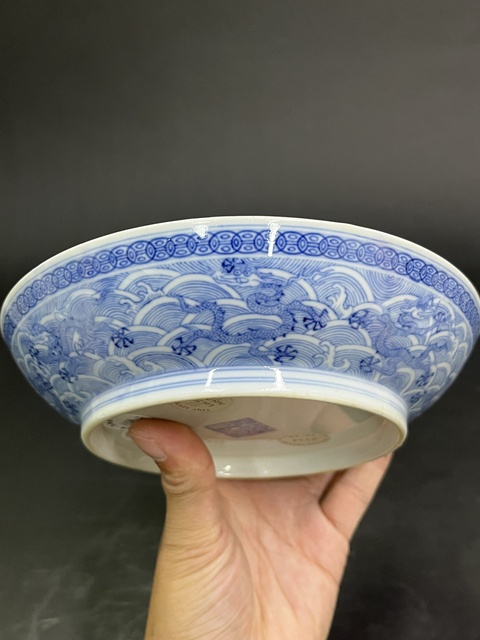 古玩陶瓷清乾隆 青花海水龍紋盤真品鑒賞圖