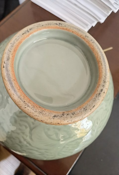 古玩陶瓷青釉暗刻花卉雙耳尊真品鑒賞圖