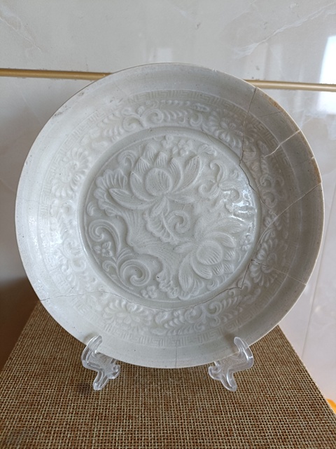 古玩陶瓷南定青白釉花卉紋洗真品鑒賞圖