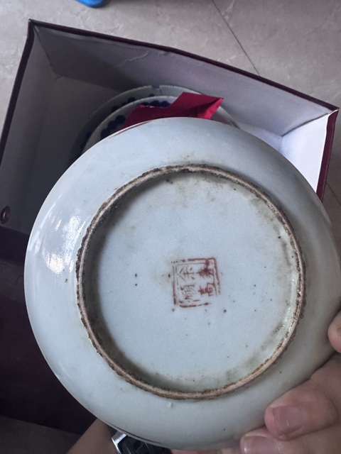 古玩陶瓷清晚期青花釉里紅魚盤真品鑒賞圖