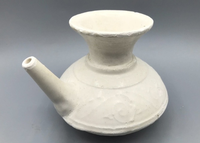 古玩陶瓷宋元時期德化窯白釉軍持真品鑒賞圖