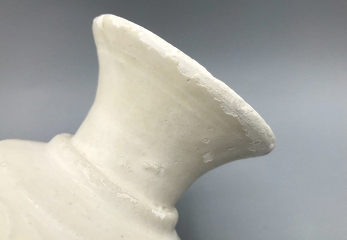 古玩陶瓷宋元時期德化窯白釉軍持真品鑒賞圖