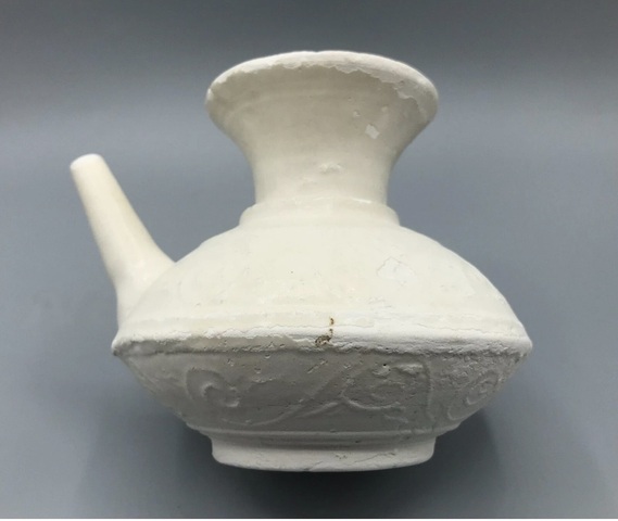 古玩陶瓷宋元時期德化窯白釉軍持真品鑒賞圖