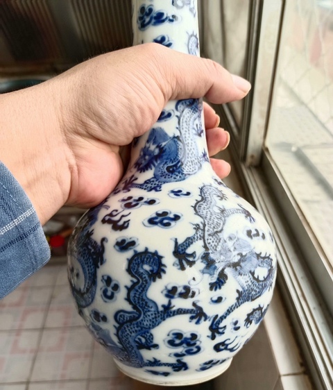 古玩陶瓷清晚·青花云龍紋蓋瓶 真品鑒賞圖