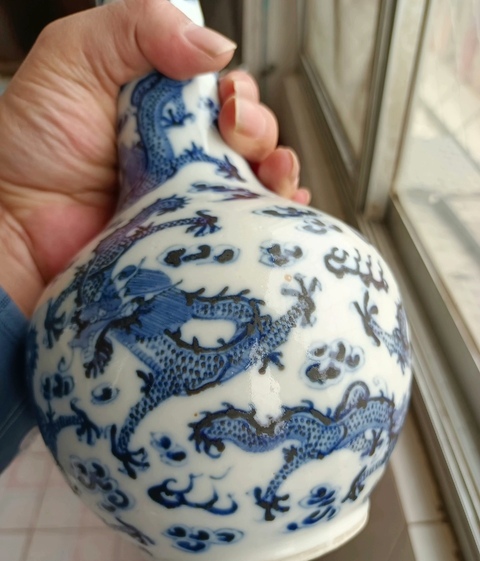 古玩陶瓷清晚·青花云龍紋蓋瓶 真品鑒賞圖