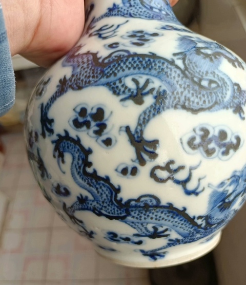 古玩陶瓷清晚·青花云龍紋蓋瓶 真品鑒賞圖