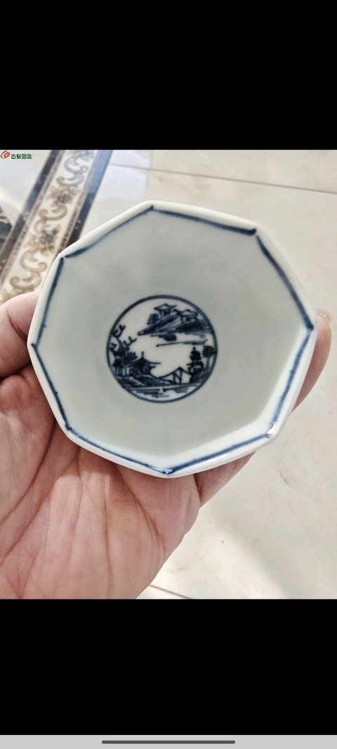 古玩陶瓷清康熙青花纏枝花卉紋八方杯真品鑒賞圖