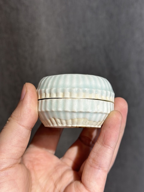 古玩陶瓷青白釉香盒真品鑒賞圖