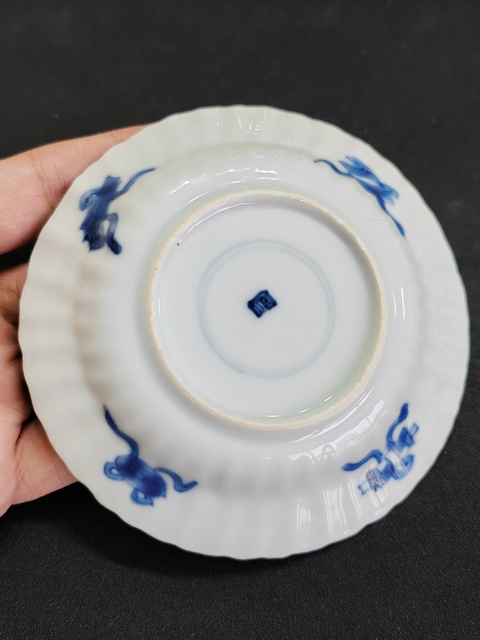 古玩陶瓷青花博古清供紋碟真品鑒賞圖