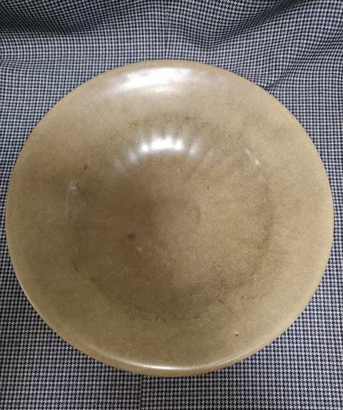 古玩陶瓷龍泉青瓷黃釉盤真品鑒賞圖