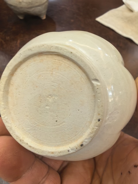 古玩陶瓷景德鎮窯系青白釉瓜楞罐真品鑒賞圖