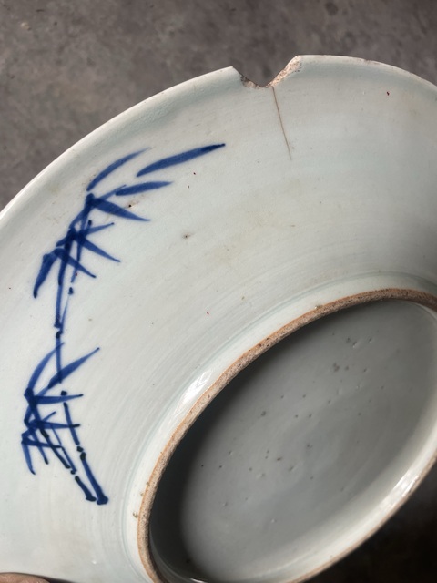 古玩陶瓷青花冰梅紋大盤真品鑒賞圖