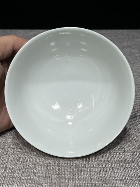 古玩陶瓷粉彩花卉紋碗真品鑒賞圖