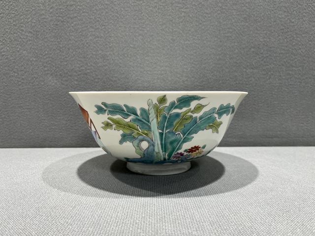 古玩陶瓷民國·“雍正年制”藍料粉彩人物紋大碗真品鑒賞圖