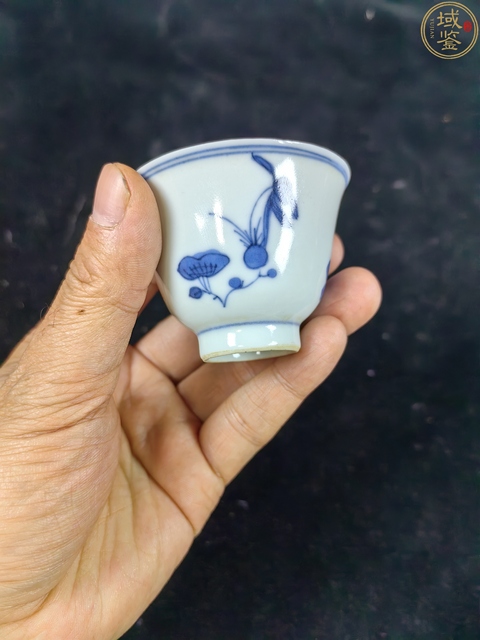 古玩陶瓷青花花卉紋杯真品鑒賞圖