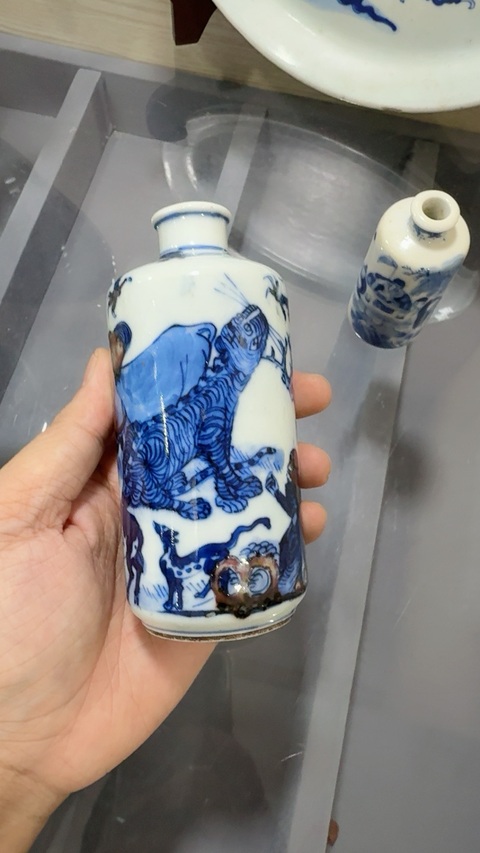 古玩陶瓷青花釉里紅生肖提材母壺真品鑒賞圖