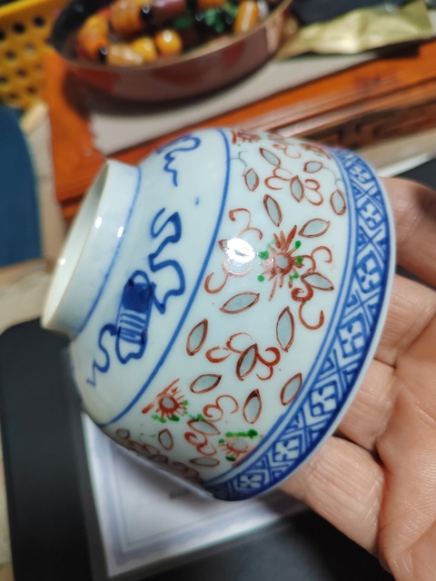 古玩陶瓷清晚期 青花玲瓏描金碗真品鑒賞圖