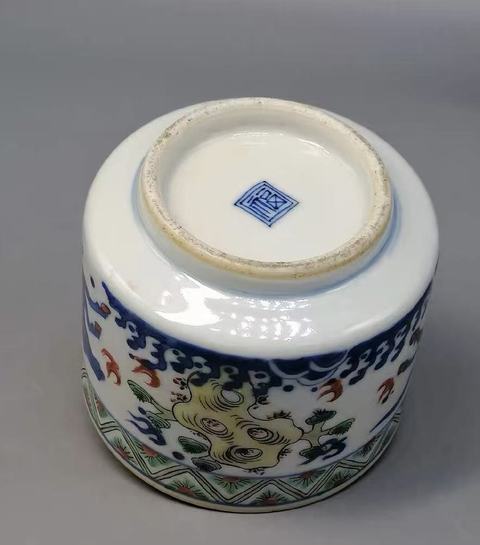 古玩陶瓷青花加彩香爐真品鑒賞圖