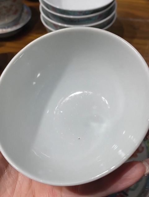 古玩陶瓷粉彩獅子銹球紋杯碟一套真品鑒賞圖