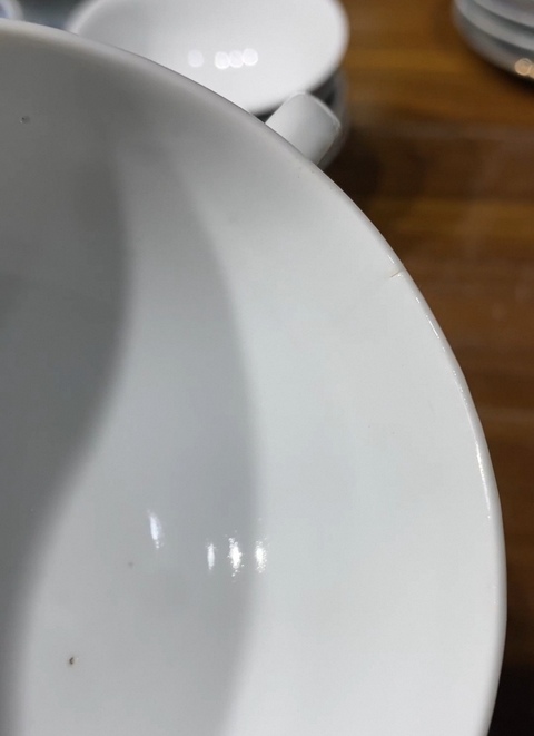 古玩陶瓷粉彩獅子銹球紋杯碟一套真品鑒賞圖