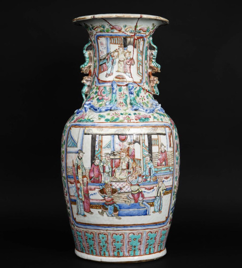 古玩陶瓷粉彩人物故事紋花口瓶真品鑒賞圖