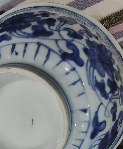 古玩陶瓷花卉紋青花碗真品鑒賞圖