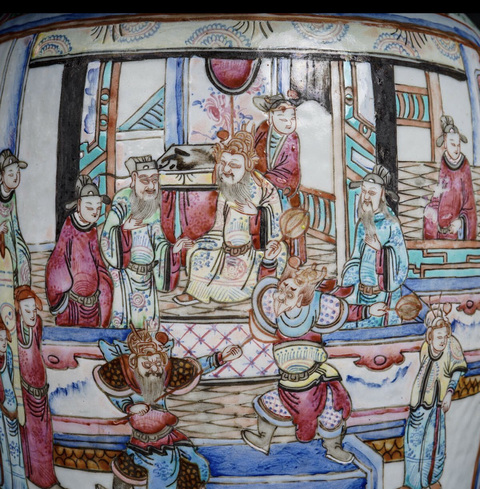 古玩陶瓷粉彩人物故事紋花口瓶真品鑒賞圖