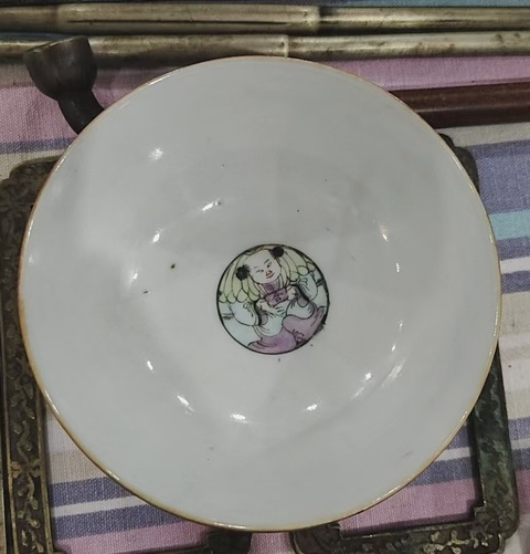古玩陶瓷晚清?細路粉彩“嬰戲夸官”紋茶圓拍賣，當前價格1600元
