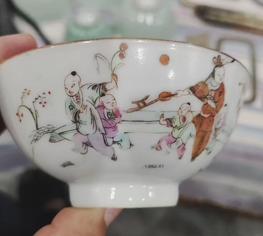 古玩陶瓷晚清?細路粉彩“嬰戲夸官”紋茶圓拍賣，當前價格1600元