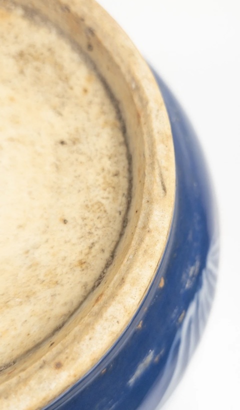 古玩陶瓷祭藍釉堆白花盆真品鑒賞圖