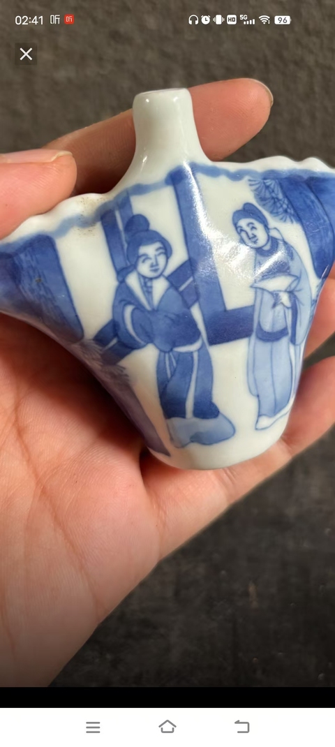 古玩陶瓷青花人物鼻煙壺真品鑒賞圖