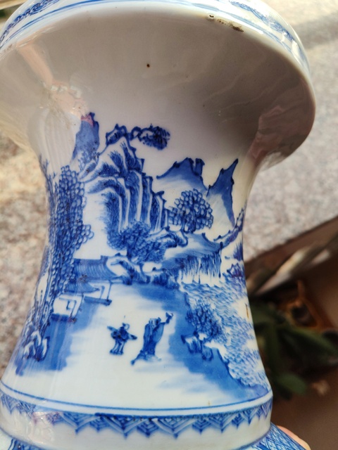 古玩陶瓷清乾隆 青花山水風(fēng)景高士圖盤口瓶真品鑒賞圖