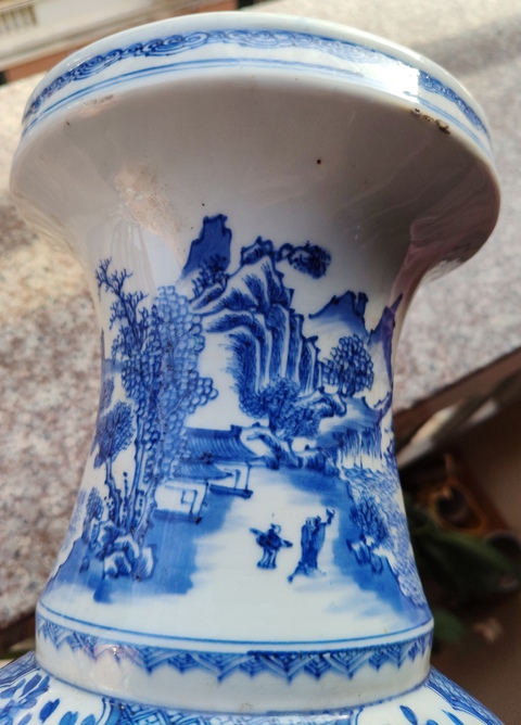 古玩陶瓷清乾隆 青花山水風(fēng)景高士圖盤口瓶真品鑒賞圖