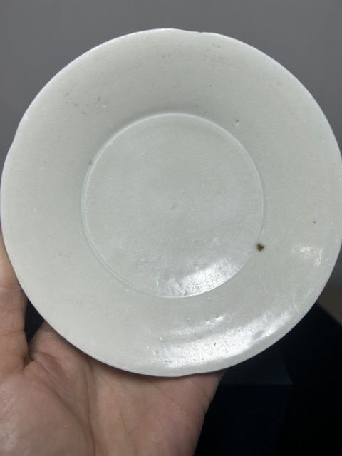 古玩陶瓷定窯白瓷葵口洗真品鑒賞圖