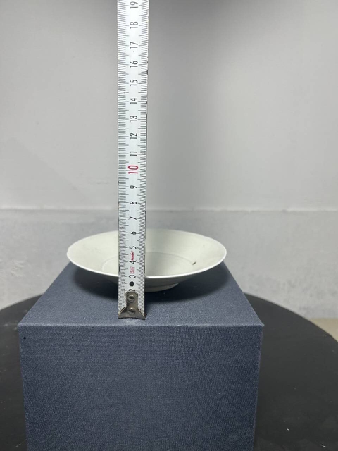 古玩陶瓷定窯白瓷葵口洗真品鑒賞圖