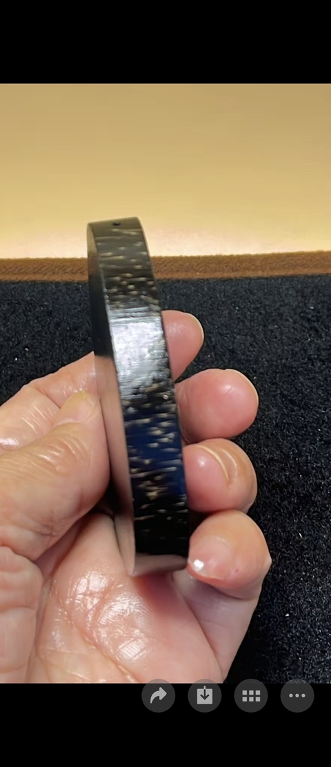 古玩雜項合成料仿xi jiao 切面牌真品鑒賞圖