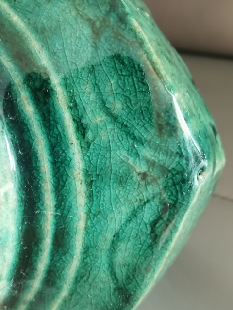 古玩陶瓷綠釉花卉紋罐真品鑒賞圖