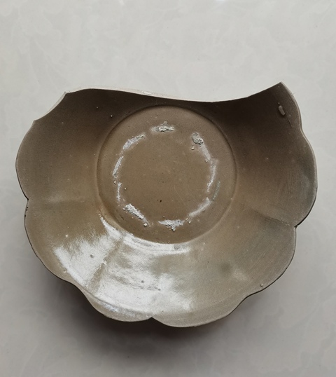 古玩陶瓷越窯青瓷花口碗真品鑒賞圖