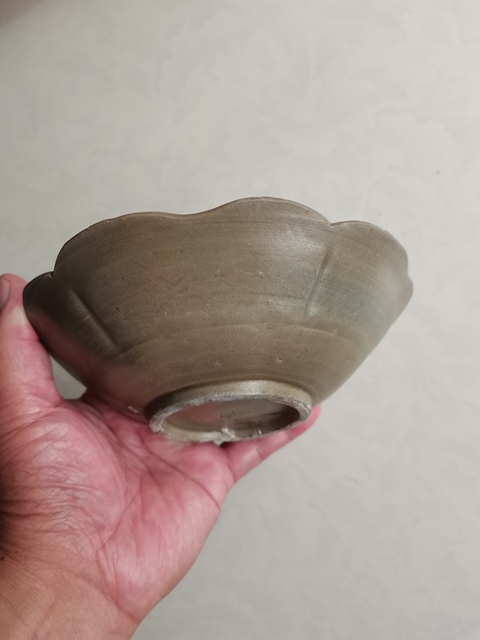 古玩陶瓷越窯青瓷花口碗真品鑒賞圖