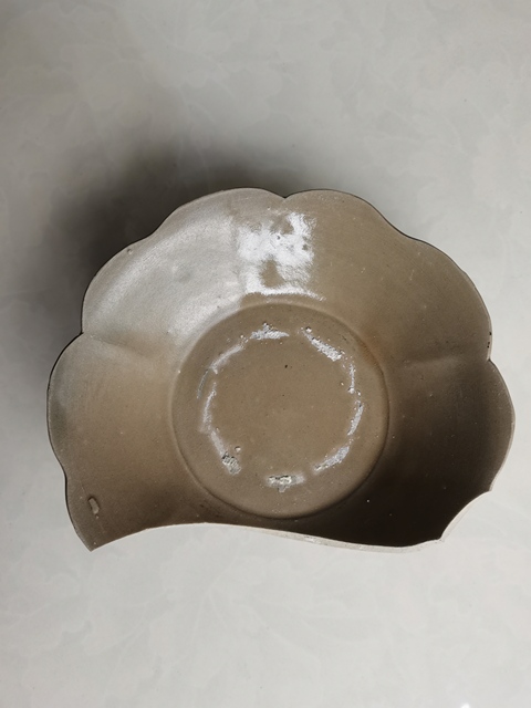 古玩陶瓷越窯青瓷花口碗真品鑒賞圖