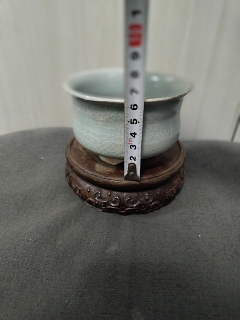 古玩陶瓷三足香爐真品鑒賞圖