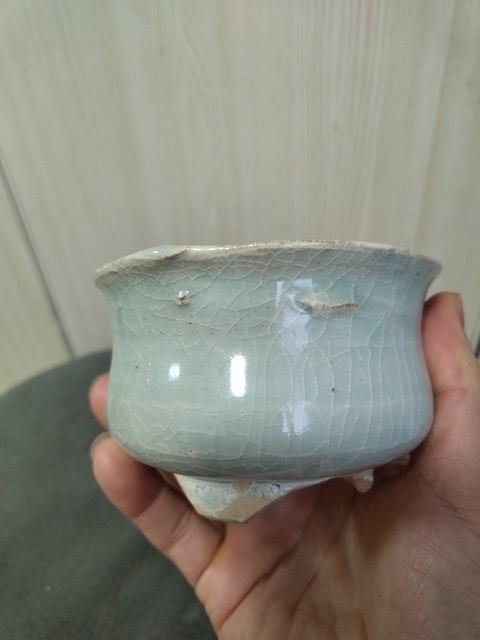 古玩陶瓷三足香爐真品鑒賞圖