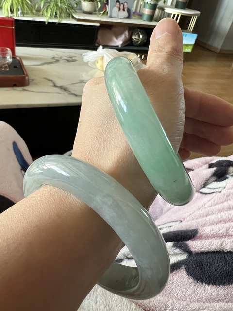 古玩玉器翡翠手鐲真品鑒賞圖